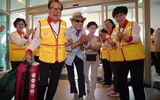 [ẢNH] Đẫm nước mắt ngày đoàn tụ các gia đình ly tán do chiến tranh Triều Tiên sau 69 năm