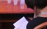 [ẢNH] Khoảnh khắc xúc động phiên đấu giá 32 giò lan của liệt sĩ phi công Khuất Mạnh Trí