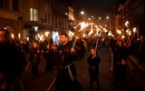 [ẢNH] Những khoảnh khắc ấn tượng trong lễ hội lửa Bonfire Night tại Anh