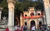 [ẢNH] Người dân nô nức đi lễ đền, chùa dịp đầu năm