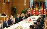 [ẢNH] Những khoảnh khắc đặc biệt của Tổng thống Mỹ Donald Trump trong ngày đầu tại Hà Nội
