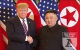 [ẢNH] Những khoảnh khắc đặc biệt của Tổng thống Mỹ Donald Trump trong ngày đầu tại Hà Nội