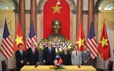 [ẢNH] Những khoảnh khắc đặc biệt của Tổng thống Mỹ Donald Trump trong ngày đầu tại Hà Nội