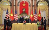[ẢNH] Những khoảnh khắc đặc biệt của Tổng thống Mỹ Donald Trump trong ngày đầu tại Hà Nội