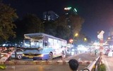 [ẢNH] Hiện trường ba vụ tai nạn giao thông liên tiếp ở Hà Nội trong đêm 22-4