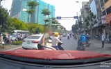 [ẢNH] Những pha dừng ô tô giữa đường vì lý do 