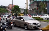 [ẢNH] Những pha dừng ô tô giữa đường vì lý do 