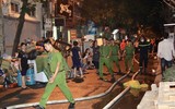 [ẢNH] Những người hùng lăn xả suốt đêm chiến đấu với giặc lửa ở Công ty Rạng Đông