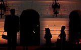 [ẢNH] Tổng thống Mỹ Donald Trump phát kẹo Halloween tại Nhà Trắng