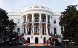 [ẢNH] Tổng thống Mỹ Donald Trump phát kẹo Halloween tại Nhà Trắng