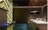 [ẢNH] Khám phá dinh thự 57 phòng của con gái tỷ phú đường đua F1
