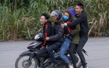 [ẢNH] Cảnh chen chúc, bất chấp nguy hiểm khi đi lễ chùa đầu xuân