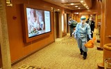 [ẢNH] Cuộc sống tù túng trên siêu tàu du lịch Diamond Princess bị cách ly do virus corona