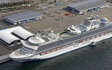 [ẢNH] Cuộc sống tù túng trên siêu tàu du lịch Diamond Princess bị cách ly do virus corona