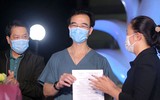 [ẢNH] Vỡ òa cảm xúc khoảnh khắc những khu cách ly tại Hà Nội được gỡ bỏ rào chắn