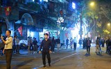 [ẢNH] Vỡ òa cảm xúc khoảnh khắc những khu cách ly tại Hà Nội được gỡ bỏ rào chắn