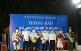 [ẢNH] Vỡ òa cảm xúc khoảnh khắc những khu cách ly tại Hà Nội được gỡ bỏ rào chắn