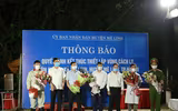[ẢNH] Vỡ òa cảm xúc khoảnh khắc những khu cách ly tại Hà Nội được gỡ bỏ rào chắn