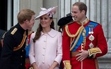 [ẢNH] Loạt ảnh cho thấy mối quan hệ giữa Hoàng tử William và Hoàng tử Harry thay đổi qua từng năm