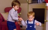 [ẢNH] Loạt ảnh cho thấy mối quan hệ giữa Hoàng tử William và Hoàng tử Harry thay đổi qua từng năm