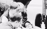 [ẢNH] Jim Jones và tội ác của giáo phái từng ép 900 người tự tử tập thể