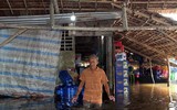 Ngập lụt tại TP Cần Thơ: Người dân khóc 