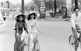Ngắm nhìn hình ảnh phụ nữ Việt thướt tha trong tà áo dài xưa