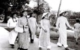Ngắm nhìn hình ảnh phụ nữ Việt thướt tha trong tà áo dài xưa