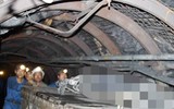 Nghẹt thở theo dõi những cuộc giải cứu công nhân bị mắc kẹt vì sập hầm mỏ