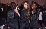Hậu trường nóng bỏng bây giờ mới được hé lộ ở Victoria's Secret Show 2018