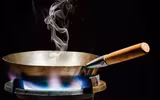 Thói quen nấu nướng gây ung thư 90% bà nội trợ Việt đều 
