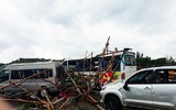 [Ảnh] Cận cảnh lốc xoáy càn quét Phú Yên khiến 27 người bị thương