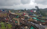 [Ảnh] Cận cảnh lốc xoáy càn quét Phú Yên khiến 27 người bị thương