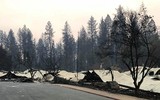 Khó tin khung cảnh đối lập của California trước và sau trận bão lửa kinh hoàng