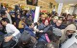 Muôn vàn sắc thái Black Friday, từ hỗn loạn đến vắng lặng