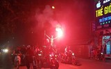 [Ảnh] Cổ động viên Việt vỡ òa trước chiến thắng của Việt Nam ở Bacolad