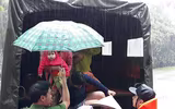 Lực lượng Công an dầm mình làm nhiệm vụ trong rét hại ở miền Bắc và mưa lũ tại miền Trung