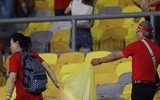 [Ảnh] Những hình ảnh đẹp của CĐV Việt Nam trên sân Bukit Jalil