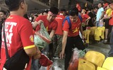 [Ảnh] Những hình ảnh đẹp của CĐV Việt Nam trên sân Bukit Jalil