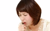 Nhận biết sớm những dấu hiệu viêm phổi để cả nhà 