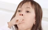 Nhận biết sớm những dấu hiệu viêm phổi để cả nhà 