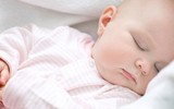 Học ngay bí quyết chăm sóc trẻ sơ sinh trong mùa lạnh