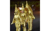 [ẢNH] Bật cười với 15 trang phục dân tộc 