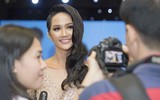 [ẢNH] Lạ mắt khi H'Hen Niê biến hóa với mái tóc dài
