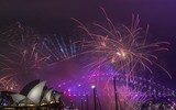 [ẢNH] Đại tiệc pháo hoa rợp trời chào đón năm mới 2019 ở Việt Nam và trên thế giới
