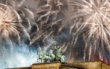 [ẢNH] Đại tiệc pháo hoa rợp trời chào đón năm mới 2019 ở Việt Nam và trên thế giới