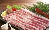 [ẢNH] Lợn dịch hoành hành: Bạn có biết cách chọn thịt lợn tươi ngon, không nhiễm bệnh?