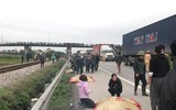 Hiện trường vụ tai nạn xe tải tông đoàn đi viếng liệt sĩ khiến 8 người tử vong ở Hải Dương