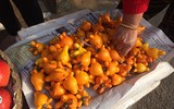[ẢNH] Sính của lạ, dân Thủ đô mua nhầm cả 