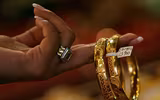 [ẢNH] Mua vàng ngày Thần Tài như thế nào để tránh rủi ro, thua lỗ?
